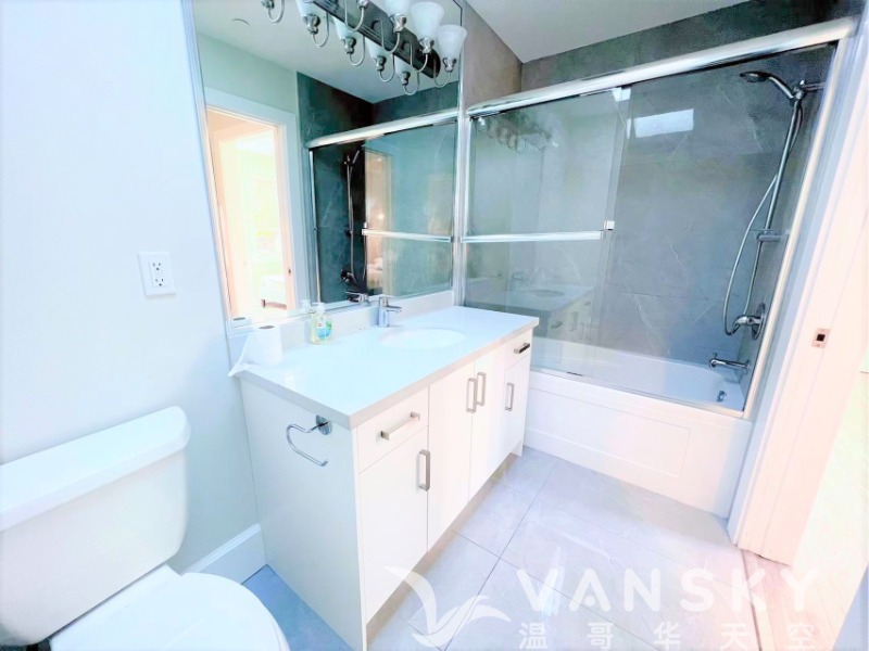 260507234040_Bathroom 2.jpg